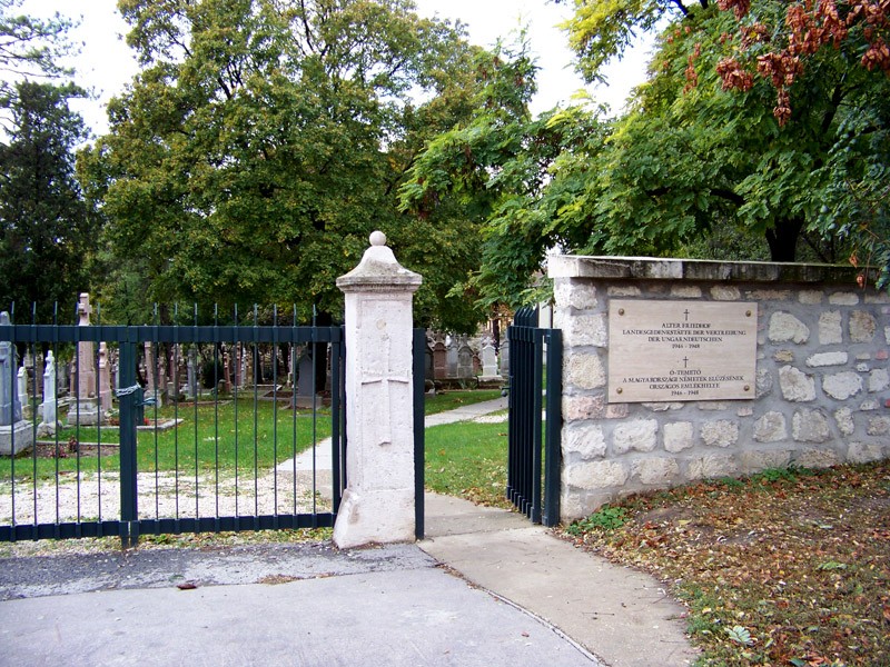 A budaörsi Ó-temető Országos Német Emlékhely, a magyarországi németség egyik legrégebbi épen maradt temetője, melyet 1755-ben szenteltek fel. - Ó-temető – Országos Német Emlékhely