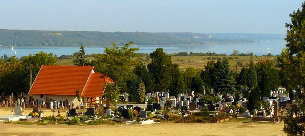 Vörösberényi temetőrészlet