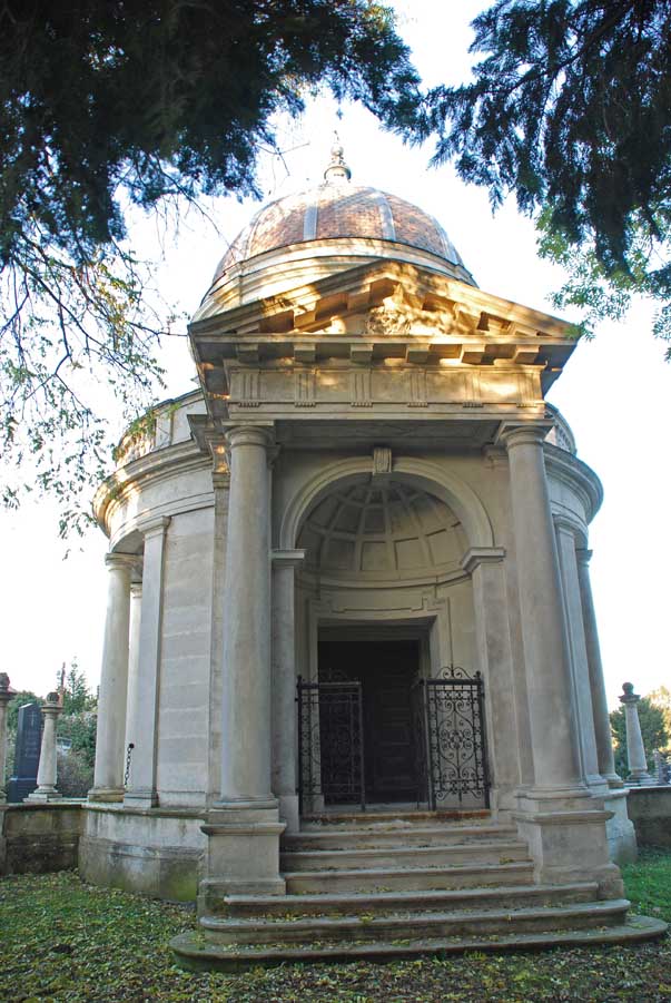 A Lenk-család mauzóleuma