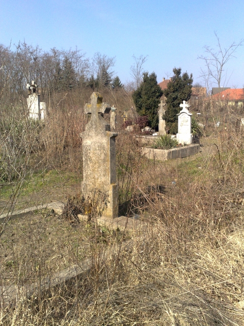 Tököli régi temető